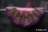 Knitting pattern for fancy hat "Stereum ostrea"