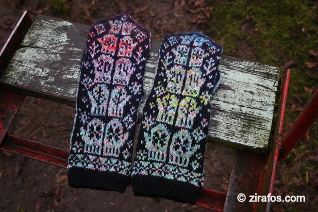 Graphic and expressive Mittens "Fireworks"