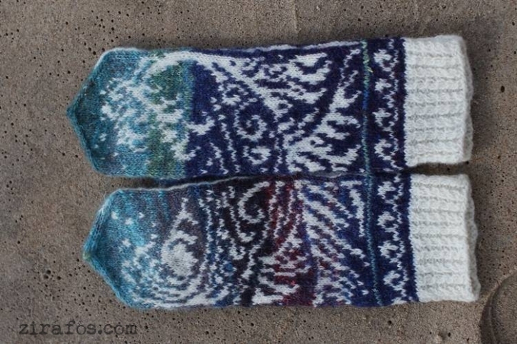 Stylish, warm and cosy mittens "The Sea"